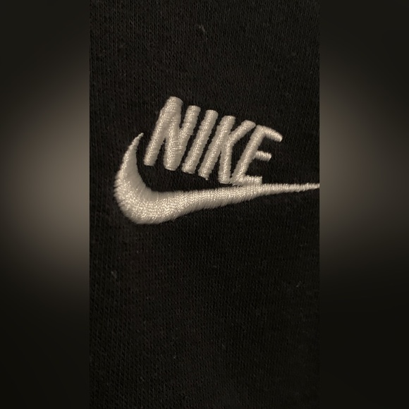 Nike black hoodie for boys - Picture 2 of 5